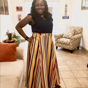 Beautiful gold stripped skirt with built in slip.